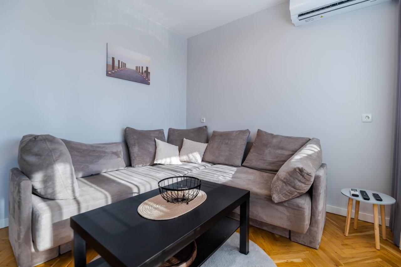 Cosy 1bd Flat With A Lovely Balcony * Sofia