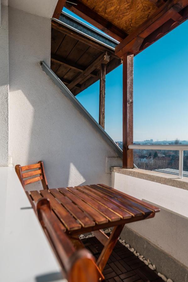 Cosy 1bd Flat With A Lovely Balcony Apartment Sofia